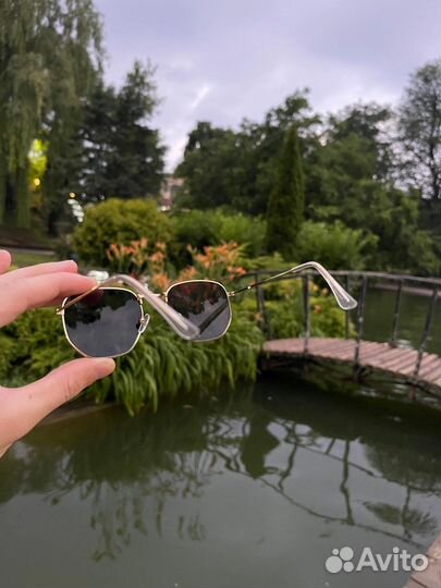 Солнцезащитные очки