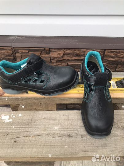 Ботинки рабочие с носком из металла