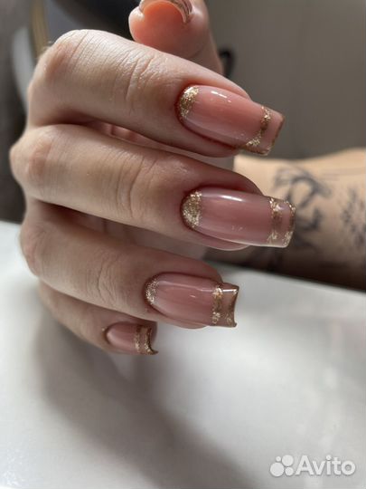 Мастер маникюра, маникюр, покрытие