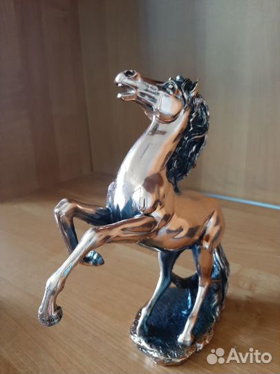 Скульптура лошади