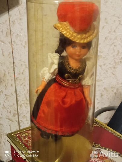 Куклы форфоровые заводные и обыкновенные