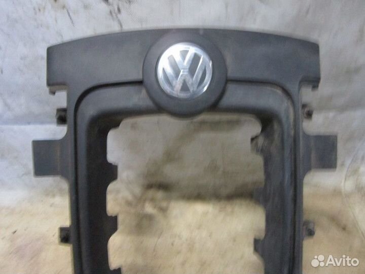 Накладка декоративная VW Touareg 2002-2010 (на дви