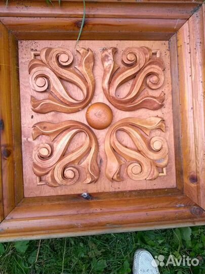 Деревянное резное панно