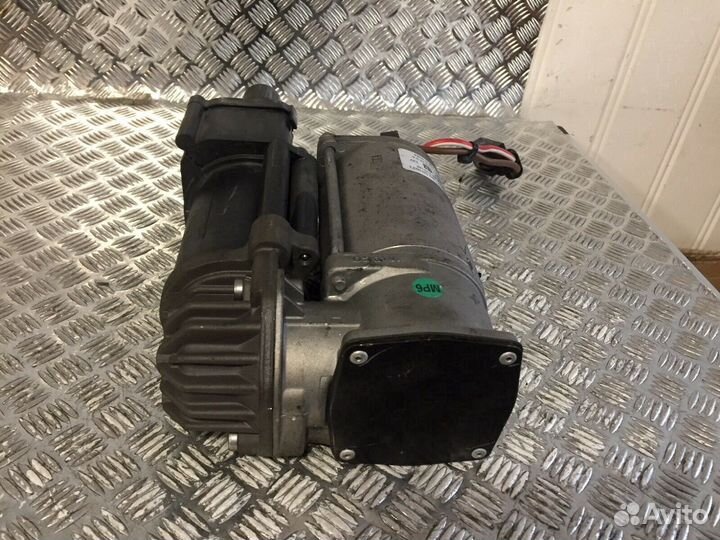 Компрессор пневмоподвески BMW X5 F15