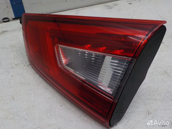 Фонарь задний правый внутренний Nissan Qashqai 201