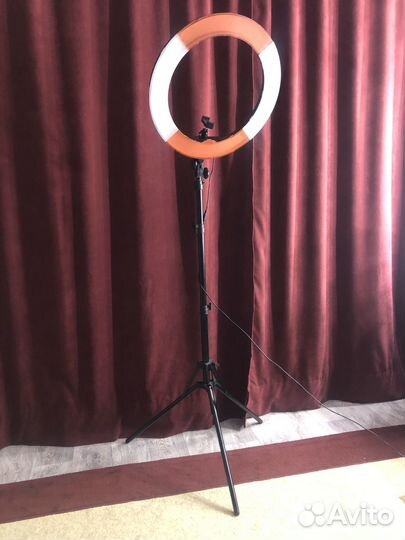 Кольцевая лампа со штативом