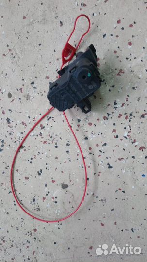 Замок лючка бензобака Audi A4 B8