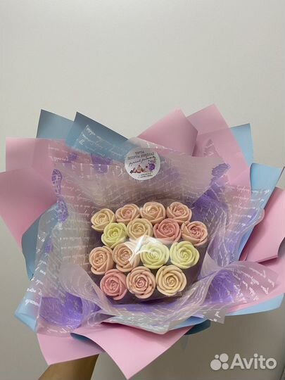 Шоколадные наборы, фигурки, цветы, букеты