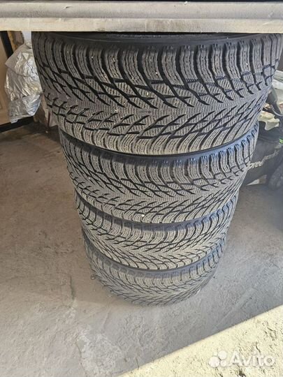 Nokian Tyres Hakkapeliitta R3 SUV 275/45 R20