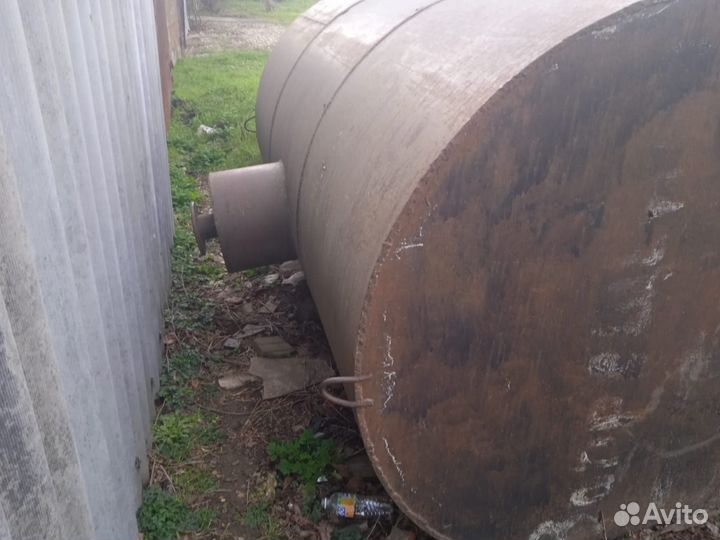 Емкость металлическая 5 кубов и 10 м3