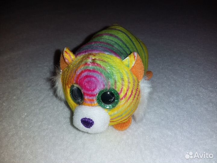 Игрушки из Макдака и фигурки топпер из кинотеатра