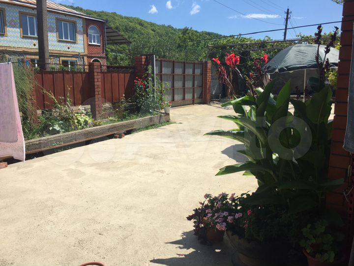 Дом 195 м² на участке 8 сот.