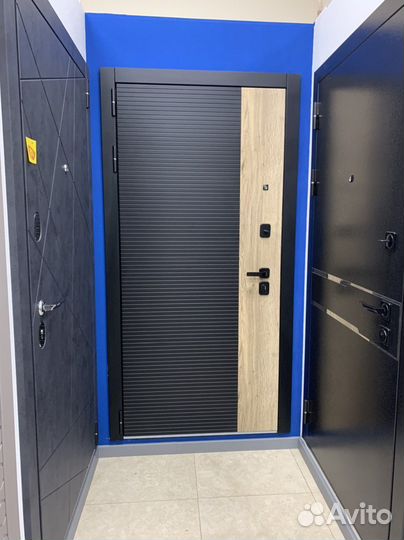 Дверь с зеркалом