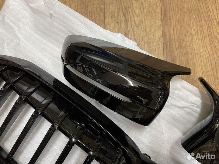 Корпуса зеркал ноздри BMW G20 чёрный глянец