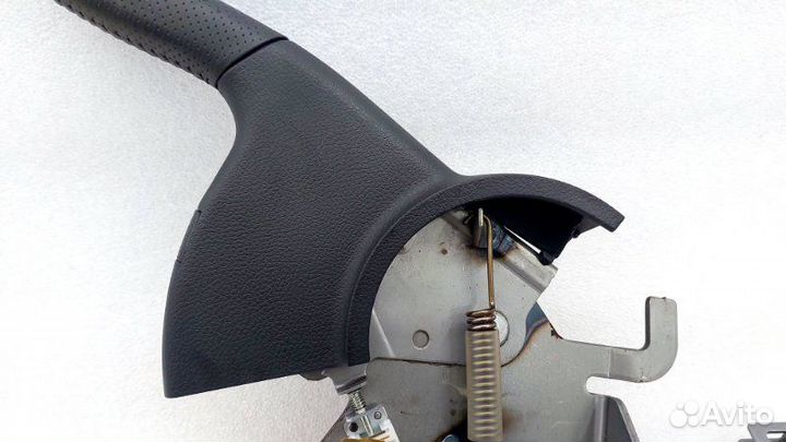 Рычаг стояночного тормоза Nissan X-Trail T31