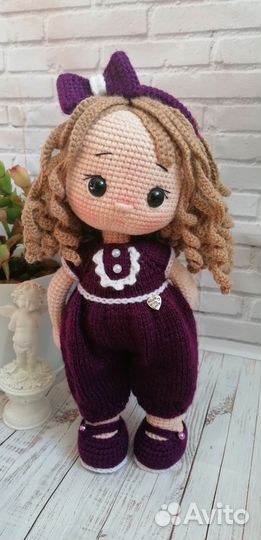 Вязаная кукла ручной работы