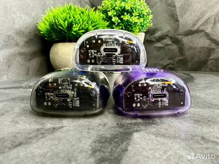 Прозрачные наушники JBL