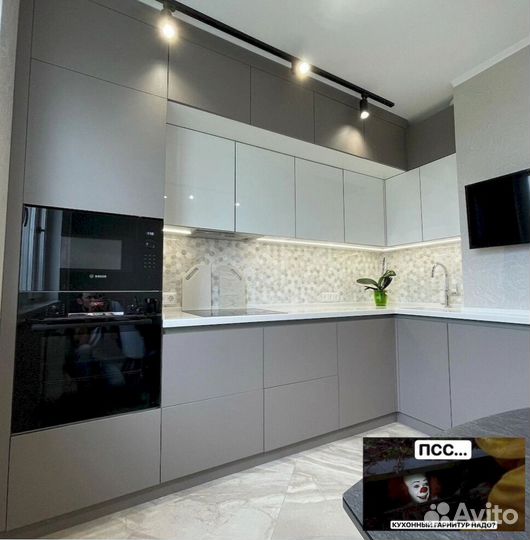 Прямая в потолок кухня на заказ