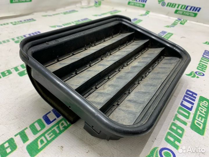 Решетка вентиляционная задняя Mercedes Benz