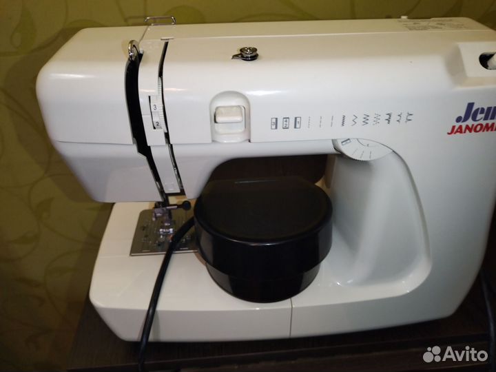 Швейная машина Janome Jem