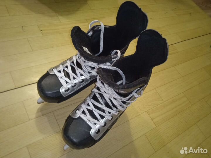 Коньки хоккейные