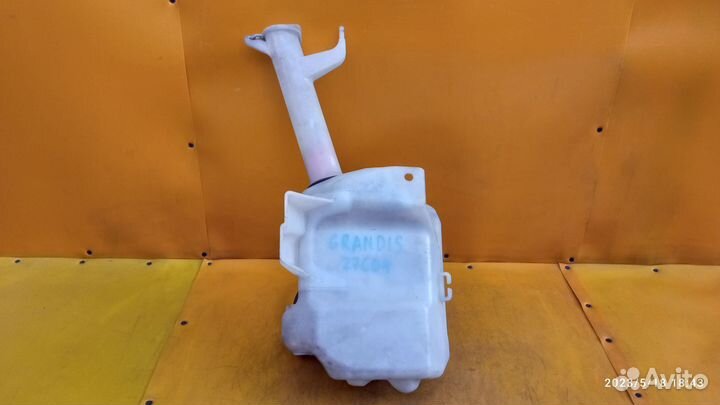 Бачок омывателя для Mitsubishi Grandis 2004-2010