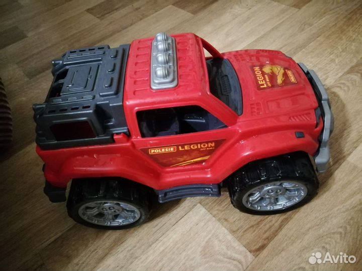 Внедорожник игрушка
