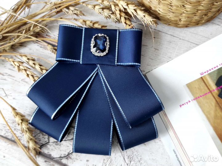 Школьный галстук брошь для девочки ручной работы