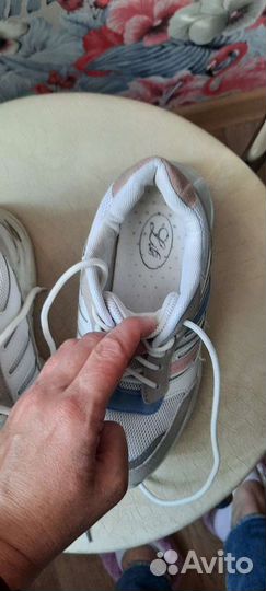 Кроссовки для девочки