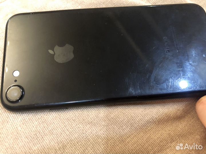 Телефон iPhone 7
