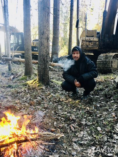 Машинист гусеничного экскаватора