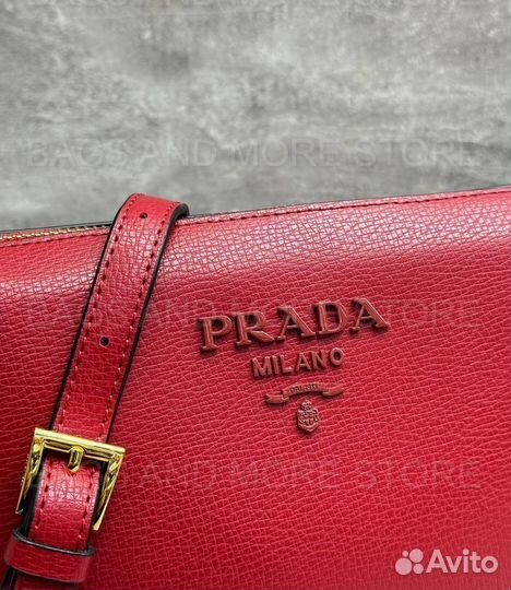 Сумочка Prada