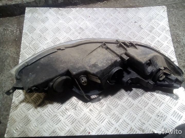 Фара левая Peugeot 407