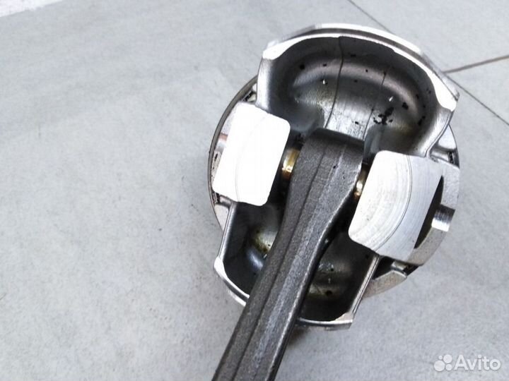 Поршень с шатуном Инфинити