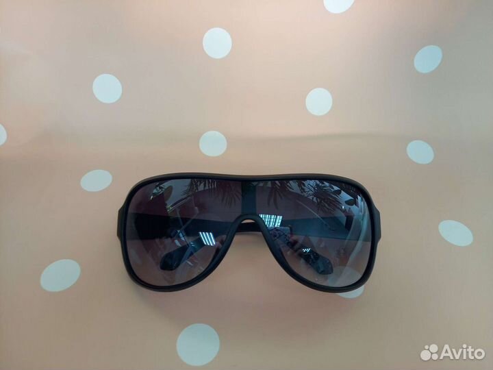 Солнцезащитные очки guess