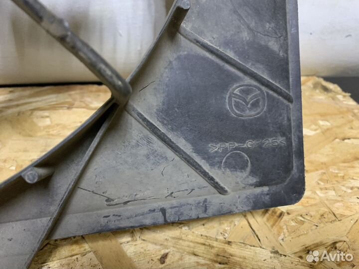 Диффузор радиатора охлаждения Mazda 6 GH