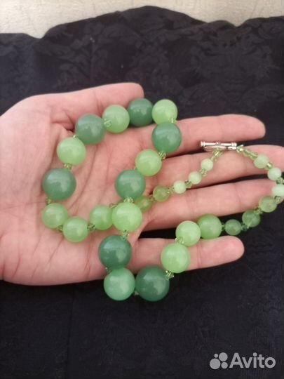 Бусы нефрит два цвета