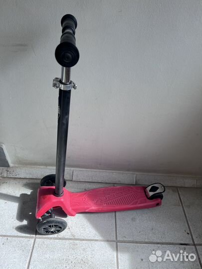 Самокат трехколесный