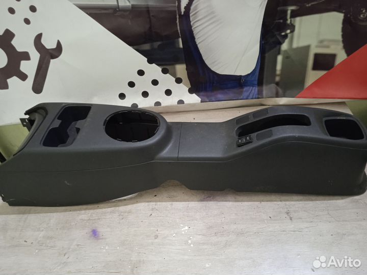 Тоннель салона Сузуки SX4 Suzuki SX4