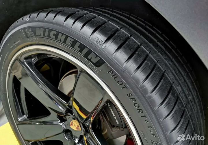 Michelin Pilot Sport 4 SUV 255/45 R19 100V