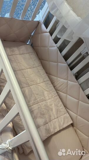 Кроватка для новорожденных с маятником