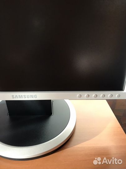 Монитор samsung