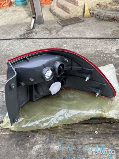 Задний фонарь мазда626 седан