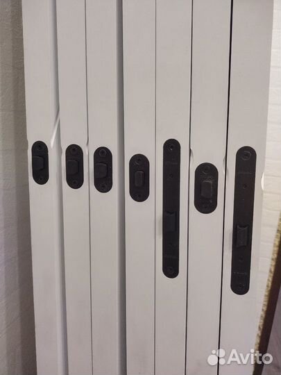 Межкомнатные двери белые геометрия