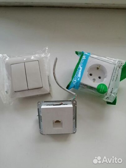 Разетка Schneider Electric (цена за всё)