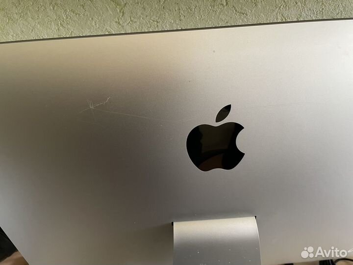 iMac Retina 4k. 21.5-inch, Late 2015. 3.3 GHz i7