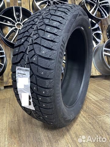 Bridgestone Blizzak Spike-02 SUV 255/55 R18 109T