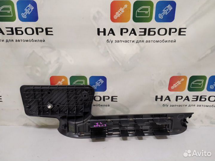 Накладка на порог внутренняя задняя левая Toyota