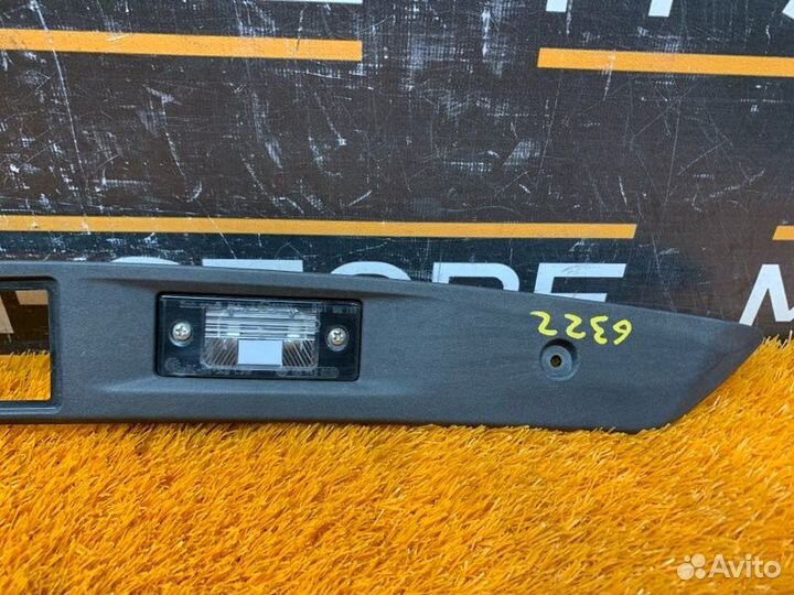 Накладка замка багажника Volkswagen Tiguan 5N cczd