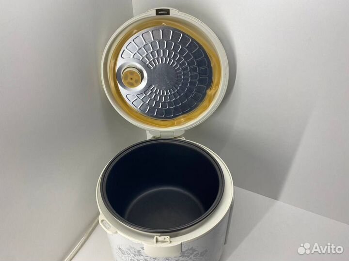 Мультиварка Polaris PMC 0508D Floris (27574)